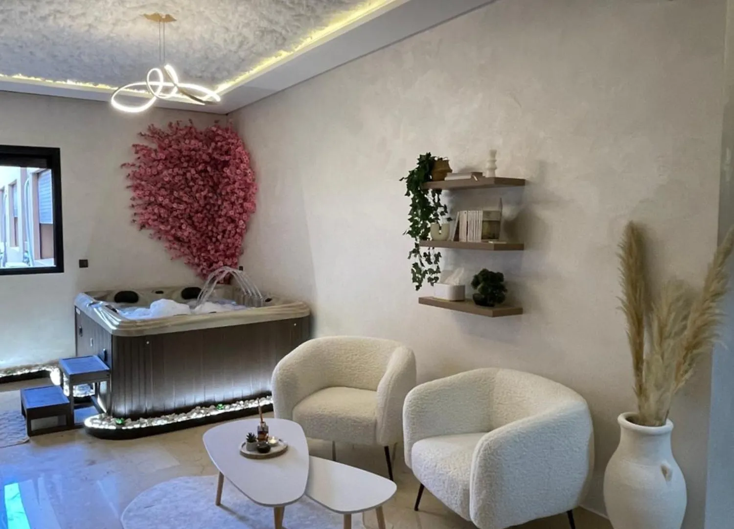 Apartment Suite Luxueuse Avec Jacuzzi En Plein Coeur De Marrakech Marrakesh Morocco