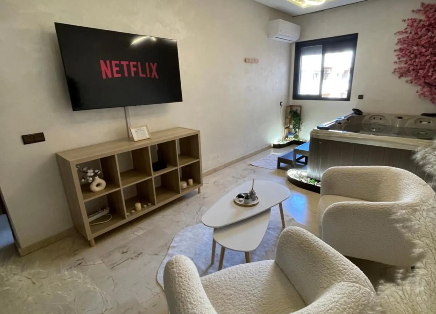 Suite Luxueuse Avec Jacuzzi En Plein Coeur De Marrakech Marrakesz Apartament
